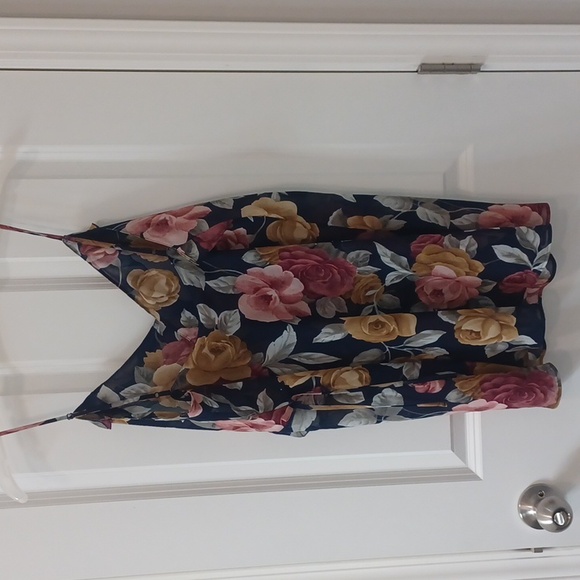 VICTORIA'S SECRET FLORAL SEXY NIGHTIE - Picture 2 of 5